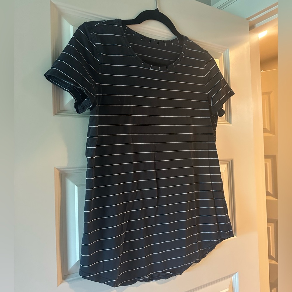 Lululemon Love Crew Tee Shirt in Short Serve Stripe Black/White - Picture 6 of 9